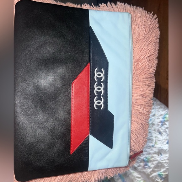 PRELOVED CHANEL AIRLINE O’CASE! Very good condition - Picture 1 of 8